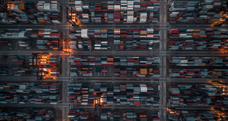 Cảng và container xuất khẩu